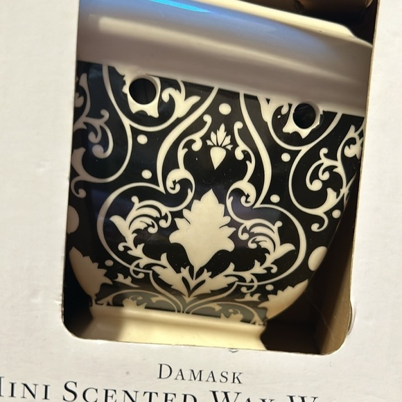 NIB Better Homes & Gardens Mini Scented Wax Warmer - Picture 4 of 4